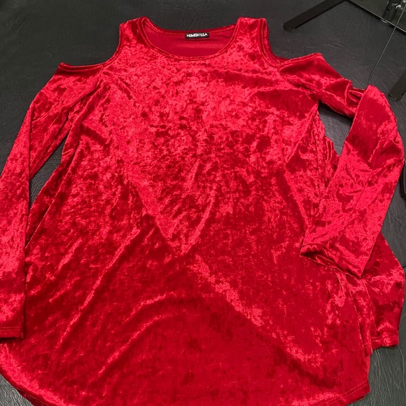 Like New - Heimish USA Cold Shoulder Top (M) - Picture 4 of 7